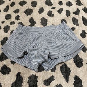 LULULEMON STRIPED HOTTY HOT SHORT 2.5” - SIZE 6 🍋